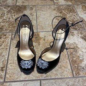 NEVER WORN BLACK BEJEWELED STILETTO HIGH HEELS 🖤